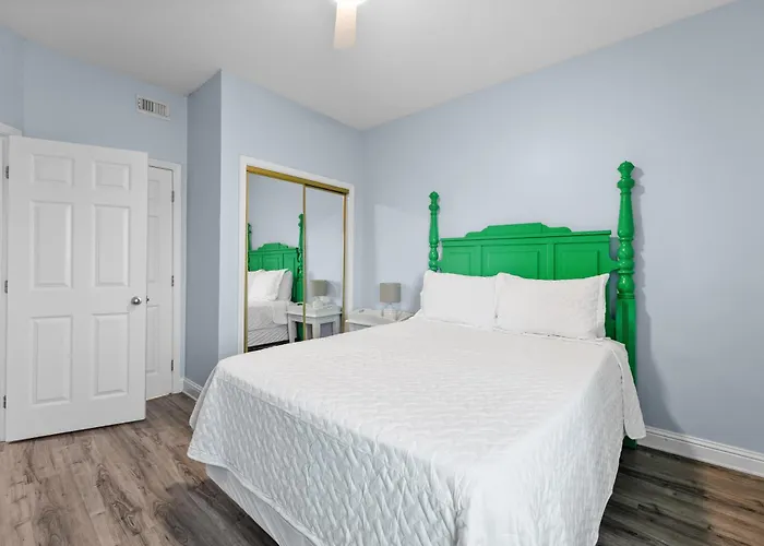 Lighthouse 1414 Beachfront Apartment Gulf Shores